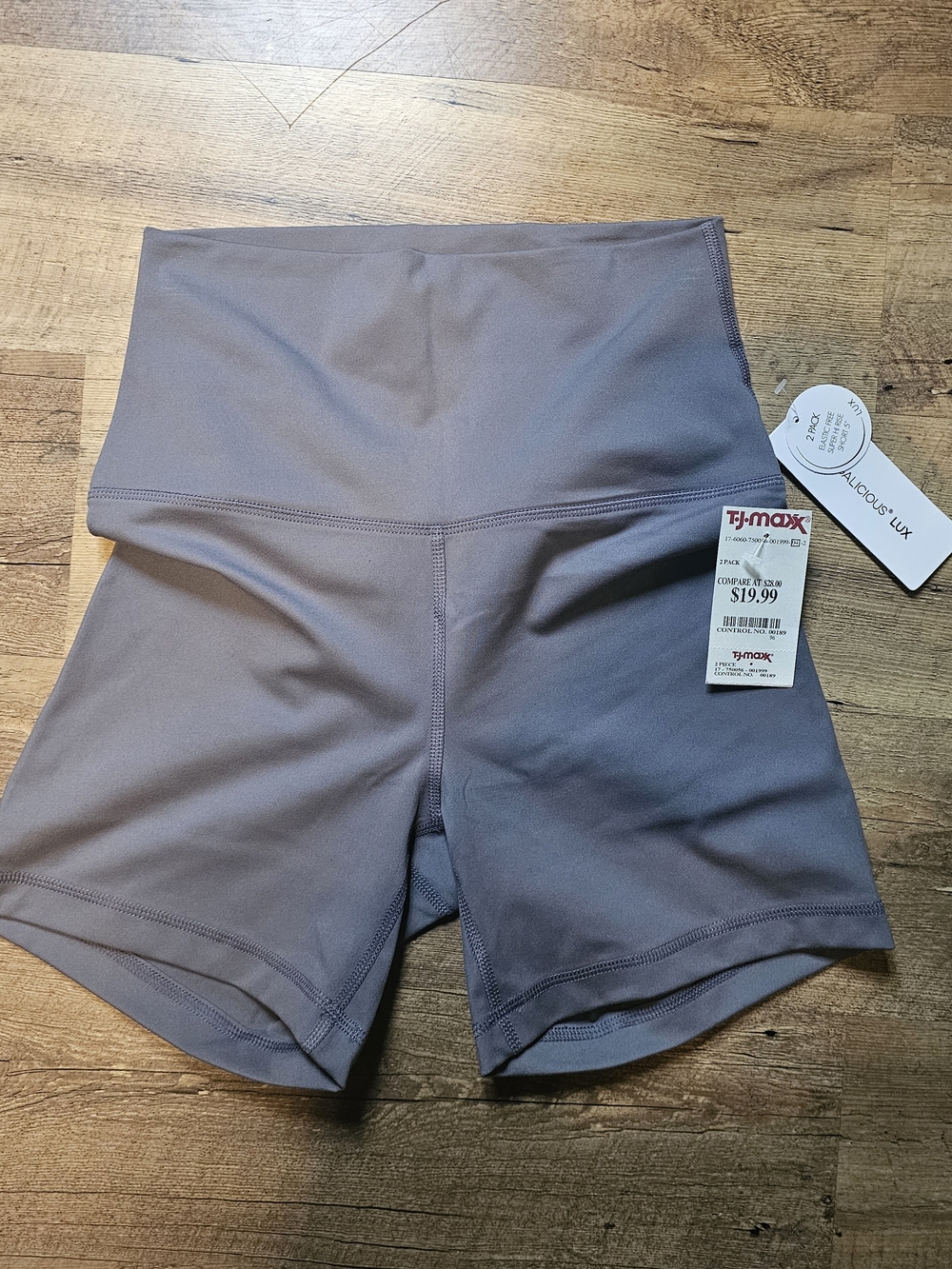Yogalicious High-Waist Bike Shorts in Grey